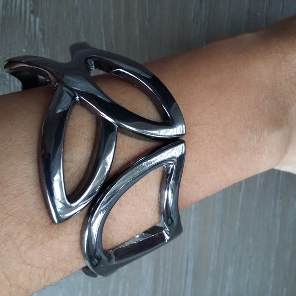 Express Bangle Bracelet - Picture 2 of 3